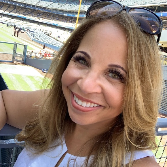 Meet your Posher, Kristy - Picture 2 of 2